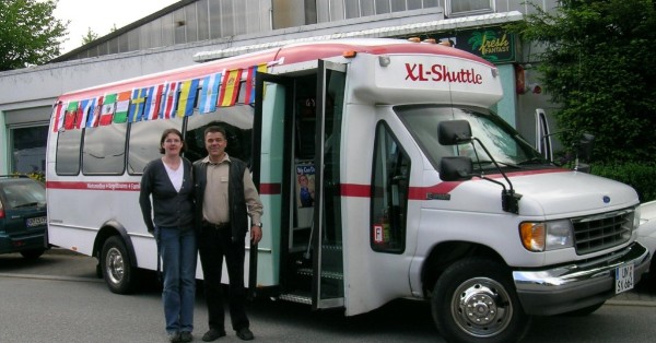 Partybus mit WM- Dekoration